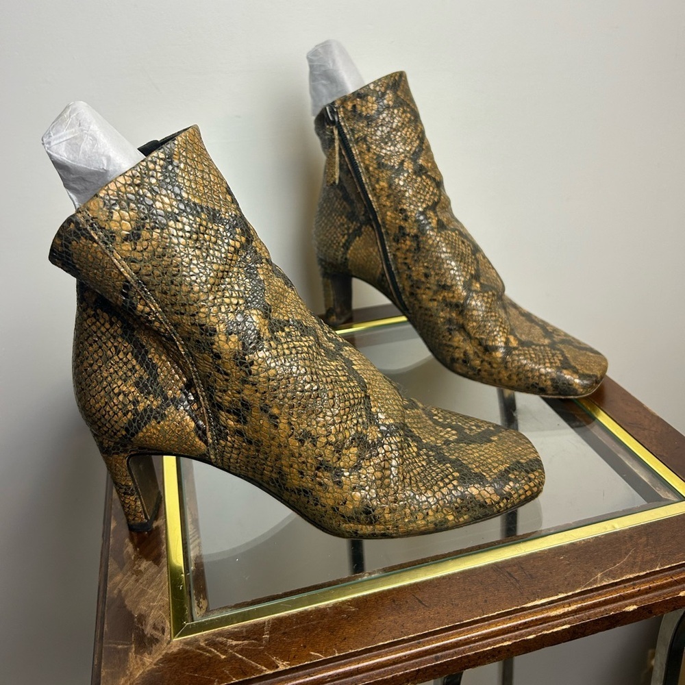 Free People Snakeskin Ankle Boots Square toe Asymmetrical Heel‎ Portugal Made 38